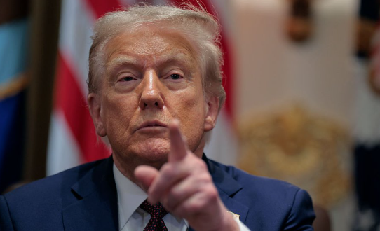 Nach den Angriffen auf die Schiffe bereitet Trump eine Bodenoperation vor – Venezuela kündigte 5.000 russische MANPADS an Donald Trump ist der Präsident der USA