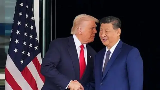 Das Treffen zwischen Trump und Xi Jinping: Wie China und die USA den Krieg in der Ukraine beeinflussen Das Treffen zwischen US-Präsident Donald Trump und dem chinesischen Staatschef Xi Jinping fand am 30. Oktober in Busan statt.
