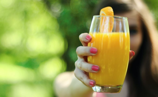 Fruchtsäfte: Welche sind wirklich gesund und welche sollten Sie besser meiden – Tipps einer Ernährungsberaterin Saft