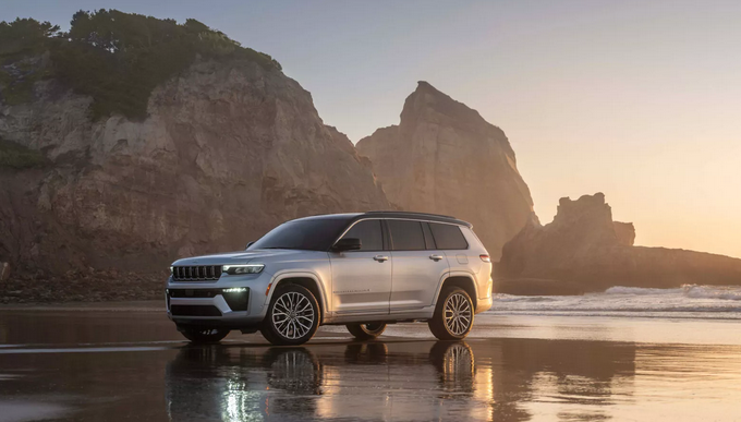 Jeep Grand Cherokee 2026: Aktualisiertes SUV mit Turbomotor und hochwertigem Interieur Jeep präsentiert den überarbeiteten Grand Cherokee 2026