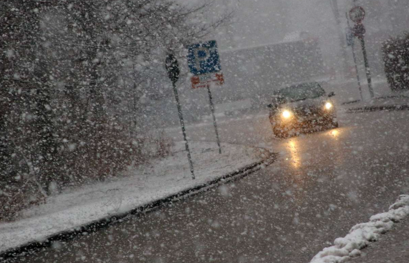 Kalt, klar und rutschig: In Bayern drohen am Wochenende Frost, Nebel und Schneeschauer laut DWD DWD warnt vor Frost und Nebel in Bayern am 23.–24. November – örtlich Schnee