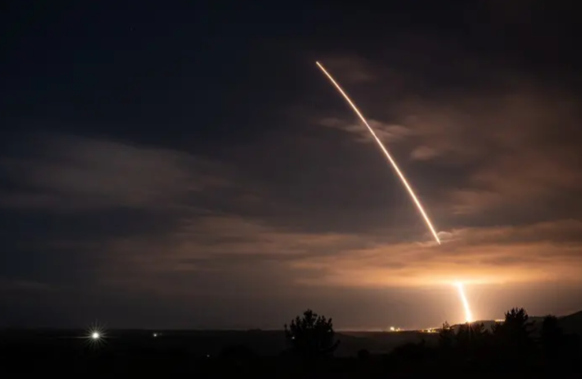 Die Vereinigten Staaten führten einen Teststart der Interkontinentalrakete Minuteman III durch: Sie überprüften die Einsatzbereitschaft ihres Atomwaffenarsenals. Teststart der Interkontinentalrakete Minuteman III.