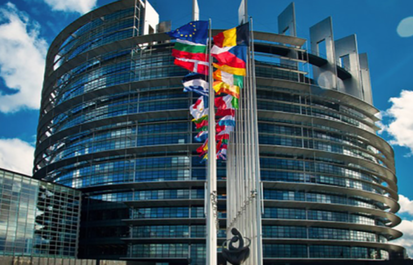 Das Europäische Parlament erhöht den Druck auf Ungarn wegen Verletzung demokratischer Prinzipien. Das Europäische Parlament erhöhte den Druck auf Ungarn.