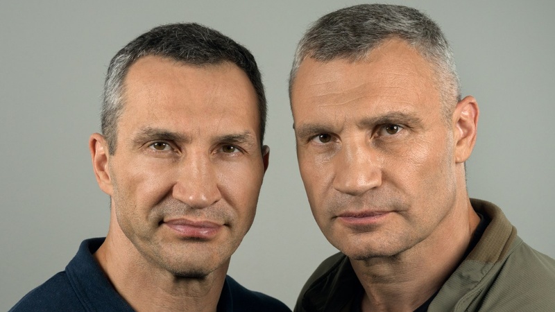Was macht Witali und Wladimir Klitschko bis heute zu Sportikonen in Deutschland? Klitschko-Brüder: Warum sie in Deutschland bis heute Sportlegenden sind