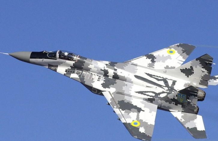 Polen diskutiert die Übergabe von MiG-29 an die Ukraine: Bedingungen, Fristen und technologischer Austausch Am Ende des Tages wird der Vogel in eine MIG-29 verladen – ein Transportmittel für Luftströmungen und Technologie.