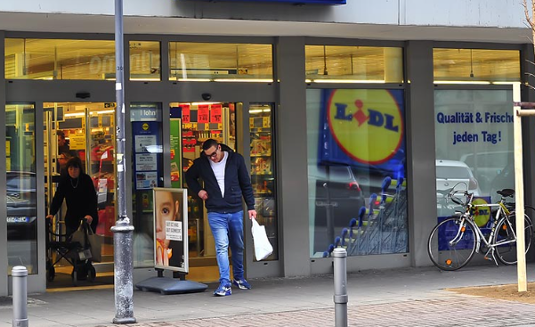Thunfisch-Carpaccio bei Lidl zurückgerufen: Daten, Regionen, Erstattung – was Kunden wissen müssen Lidl-Rückruf 2025: Listerien im Thunfisch-Carpaccio – betroffene Daten, Regionen und Erstattung