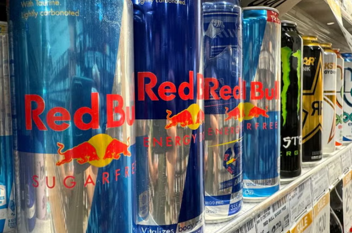54-jähriger Brite nach täglichem Konsum von acht Energydrinks mit Schlaganfall in Klinik eingeliefert: Was Ärzte jetzt wissen Acht Energydrinks pro Tag: 54-jähriger Brite erleidet Schlaganfall – Ärzte warnen