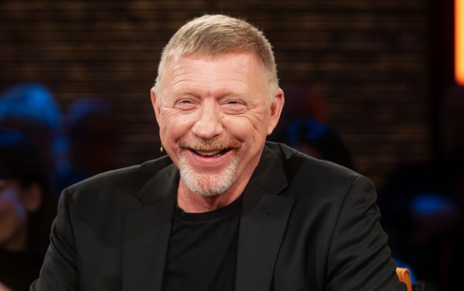 Boris Becker zeigt erstes Treffen seiner Tochter mit dem Großvater: Drei Generationen kurz vor Weihnachten (Dezember 2025) Boris Becker: Erstes Treffen seiner Tochter mit dem Großvater – Familienmoment im Dezember 2025