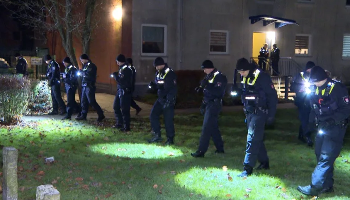 Tödlicher Messerangriff in Hamburg-Rahlstedt: Mann (68) stirbt, Verdächtiger ruft selbst Polizei Hamburg-Rahlstedt: 68-Jähriger erstochen – Tatverdächtiger festgenommen