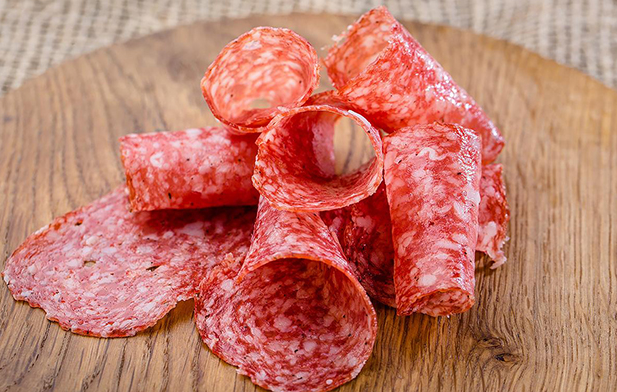 Salami-Rückruf kurz vor Weihnachten: Listerienfund bei „Salsiccia Piccante“ in vier Bundesländern Salami-Rückruf vor Weihnachten: Listerien bei „Salsiccia Piccante“ entdeckt