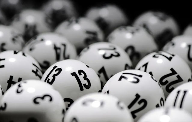 Lottozahlen vom 24.12.2025: Diese Zahlen fielen bei Lotto 6aus49 – 37 Mio. Euro im Jackpot Lotto 6aus49: Gewinnzahlen vom 24.12.2025 – Jackpot 37 Mio. Euro