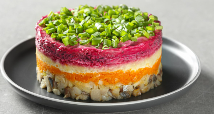 Silvester 2025/26: „Hering im Pelzmantel“ neu interpretiert – Rezept mit Sprotten, Zutaten und Schritt-für-Schritt-Zubereitung Silvester 2025/26: Hering im Pelzmantel neu interpretiert – Rezept mit Sprotten