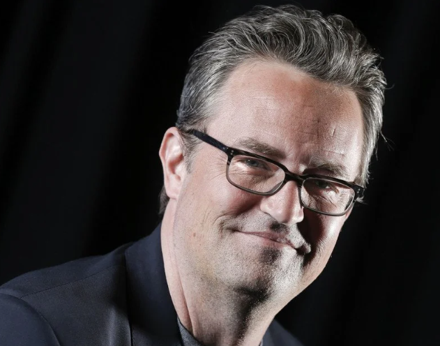 „Matthew Perry: Kalifornisches Gericht verurteilt Arzt zu 2,5 Jahren Haft – neue Details zum Todesfall 2023“ Matthew Perry: Arzt zu 2,5 Jahren Haft verurteilt – neue Details zum Todesfall 2023